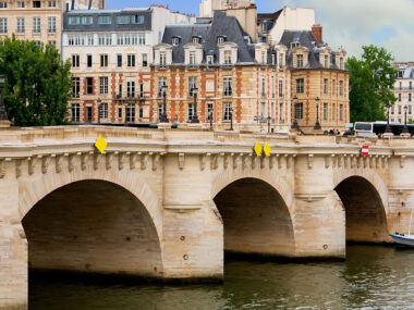 Pont Neuf Paris romantisk bro