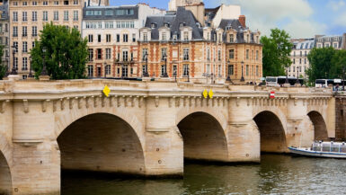 Pont Neuf Paris romantisk bro