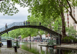 Canal Saint Martin Paris attraksjon gatur elvekanal kanal kjent severdighet