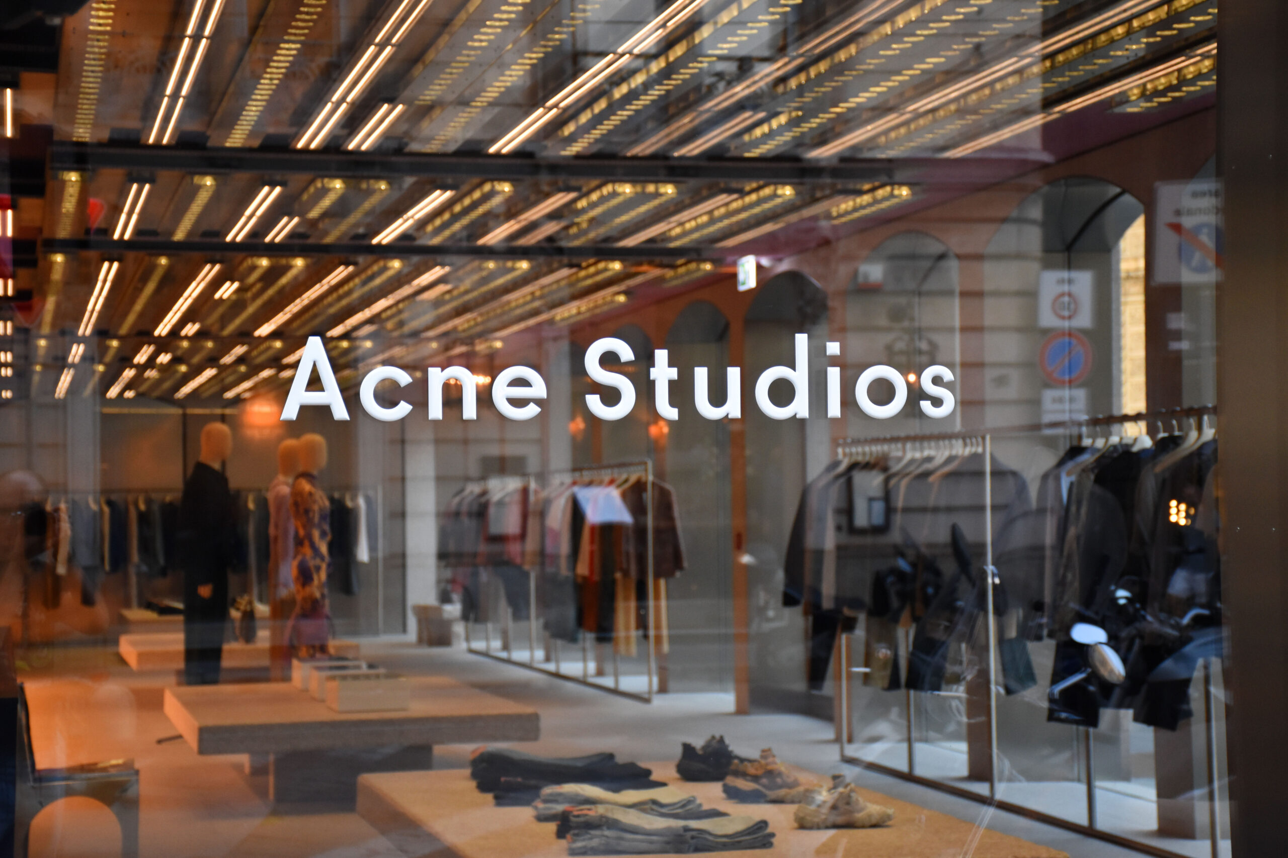 Acne Studios Paris anbefalt klesbutikk Frankrike