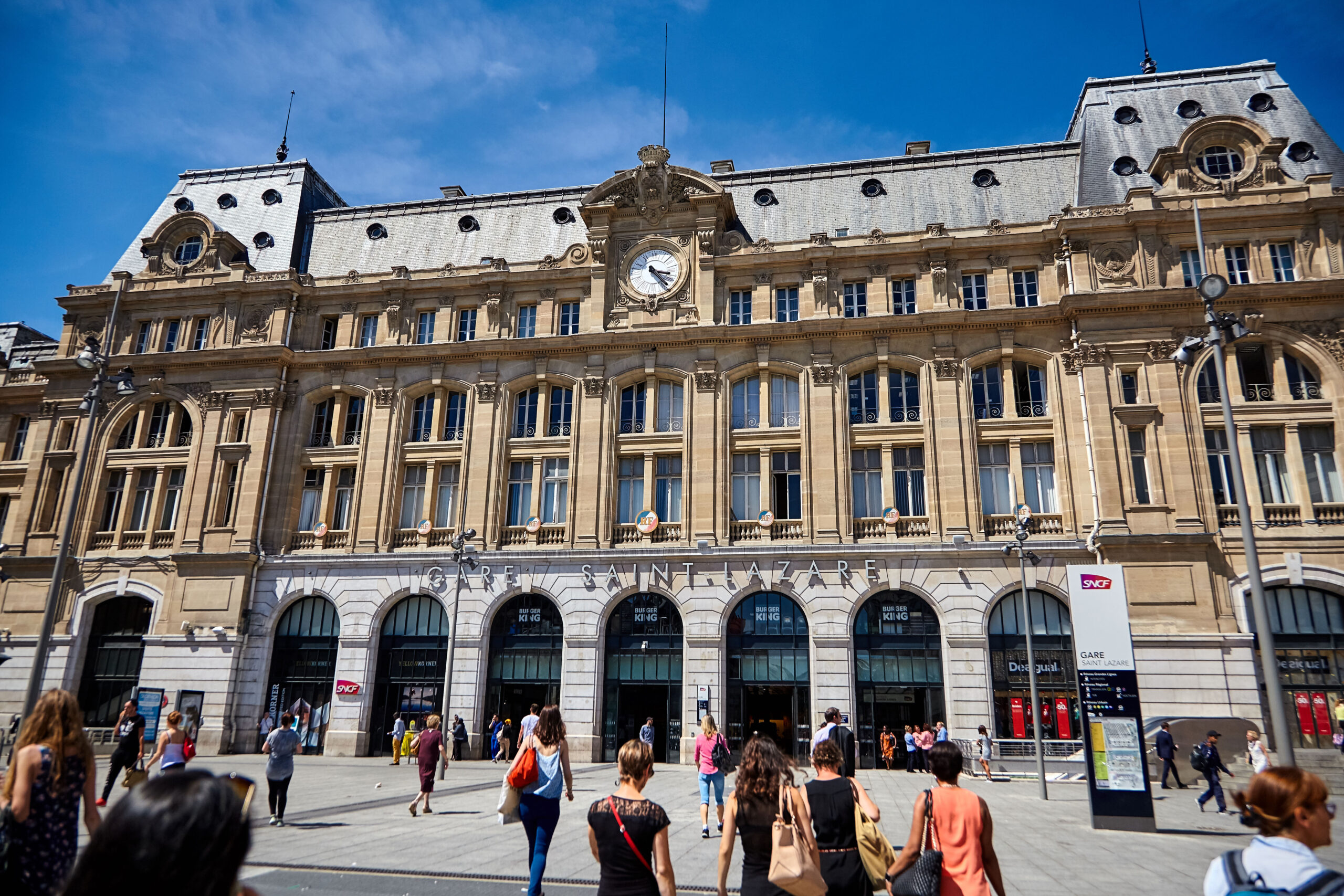 Gare Saint-Lazare Paris togstasjon tog jernbane Frankrike