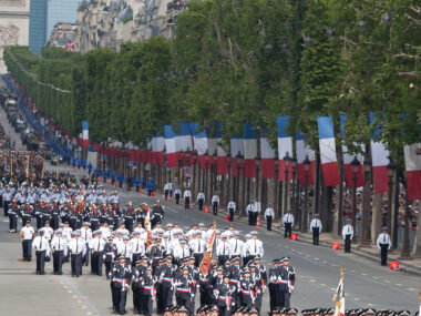 Feire Bastille Day i Paris Frankrikes nasjonaldag