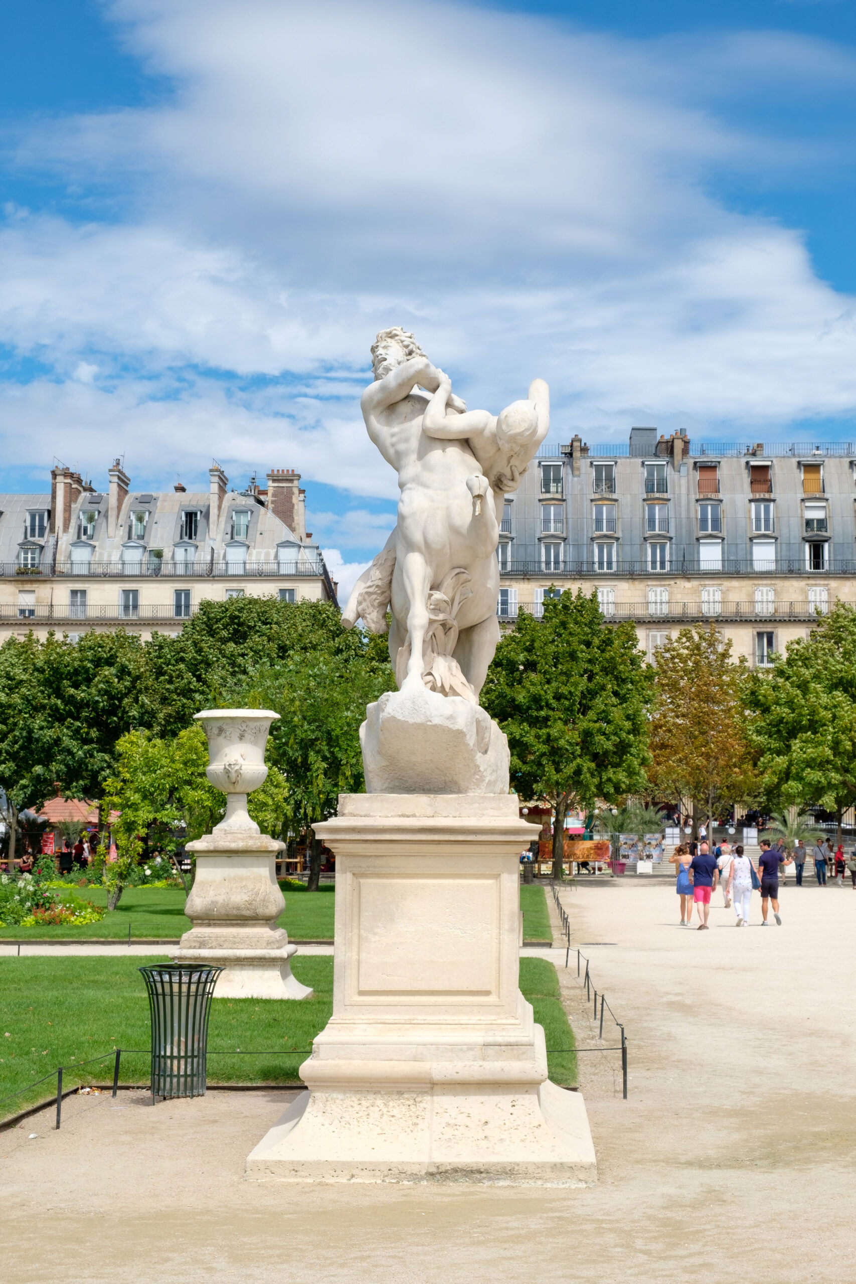 Paris corona Jardin Des Tuileries